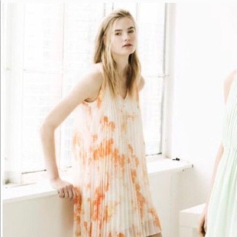 Club Monaco Orange Watercolor Floral Pleated Chiffon V-Neck Shift Dress Size 6 - Picture 7 of 7